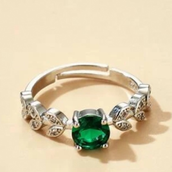STERLING SILVER EMERALD ZIRCON RING - Picture 6 of 7